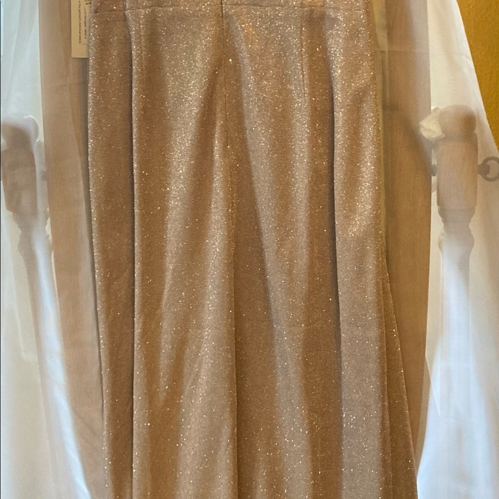 BEAUTIFUL SHIMMERY GOLD GOWN SIZE 10